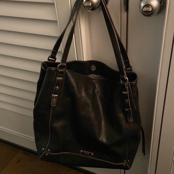 Nine West Handbags - Beautiful NINE WEST leather tote